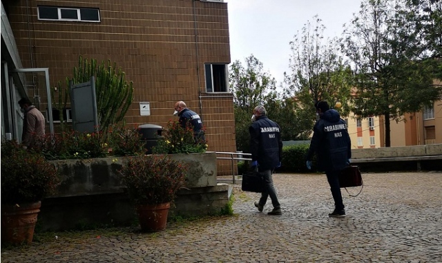 Siracusa, i Carabinieri del Nas all'ospedale Umberto I: prelevati documenti su delega della Procura