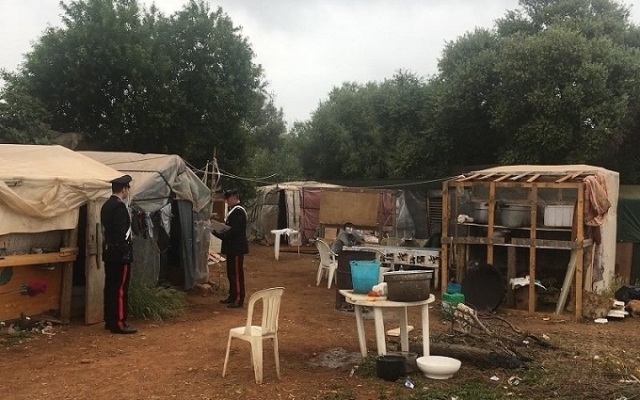 Siracusa, nasce tendopoli abusiva a Cassibile: Ficara e Zito chiedono più controlli in tempi di Coronavirus e l'utilizzo dei container