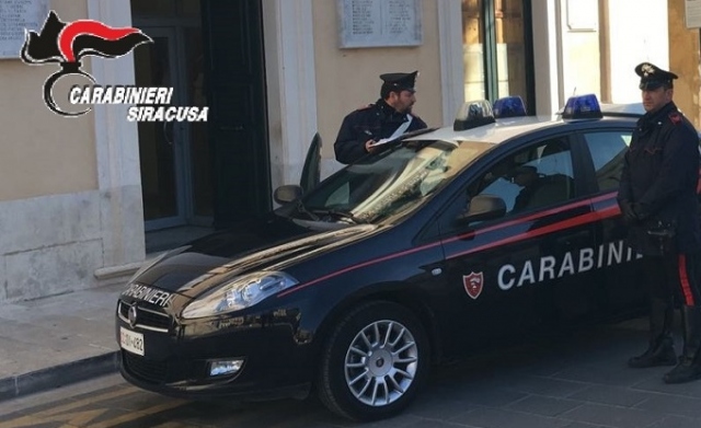 Rosolini, ricercato per sequestro di persona, rapina e violenza a danno di 83enne: arrestato