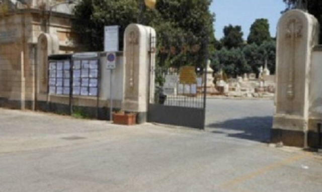 Siracusa, cimitero ancora chiuso: appello per la riapertura al presidente Musumeci
