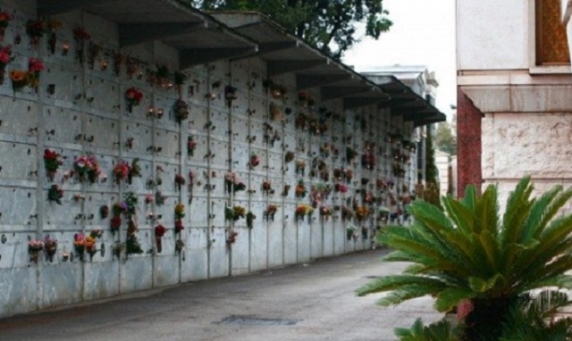 Modica, il sindaco decide di riaprire il cimitero comunale