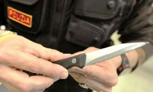 Avola, trovato in possesso di un coltello: denunciato