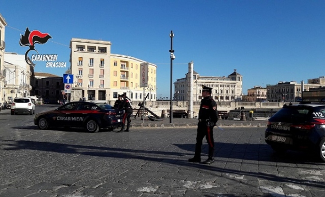 Siracusa e provincia, contenimento sanitario nei giorni di Pasqua: giri in auto, visite agli amici, battute di pesca e alcolici in compagnia