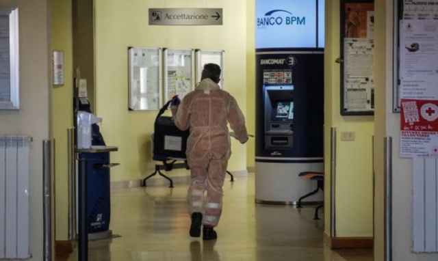 Siracusa, coronavirus: paziente positiva in geriatria all'umberto I: blocco ricoveri, sanificazione e tampone per tutti