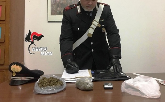 Noto, nascondeva marijuana in casa: arrestato per spaccio