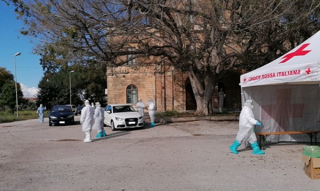 Siracusa, emergenza covid-19: si va verso l'analisi di 800 tamponi al giorno