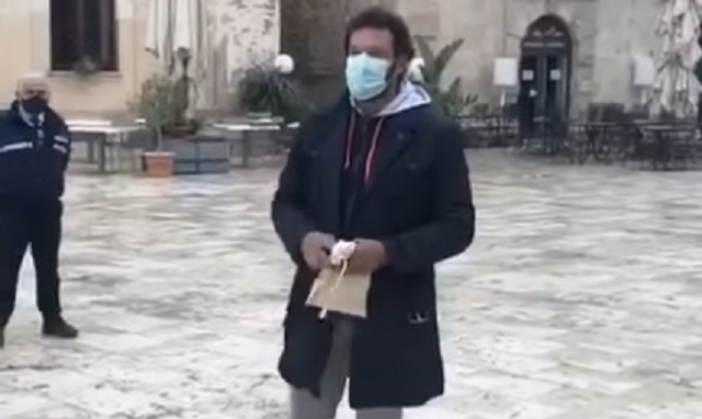 Siracusa, i ristoratori consegnano le chiavi dei loro locali al sindaco Italia