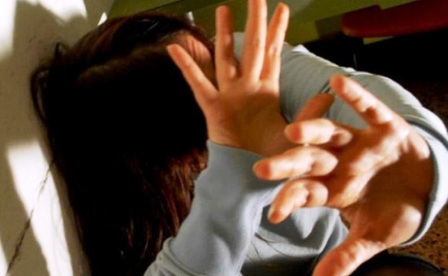 Siracusa, si reca a casa della moglie per minacciarla: arrestato 60enne