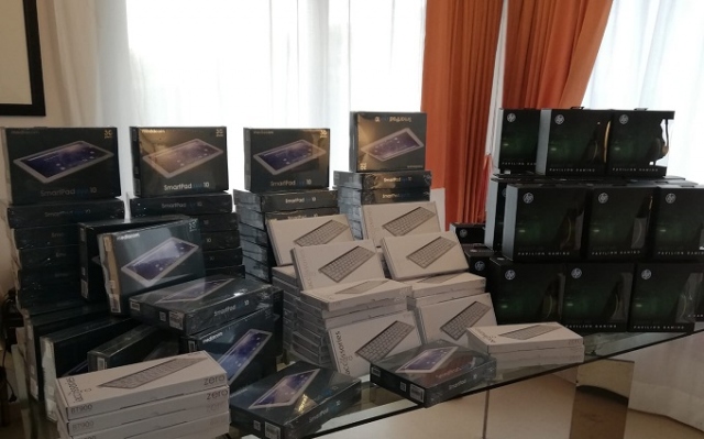 Siracusa, la Fondazione Val di Noto dona materiale informatico all'istituto comprensivo Santa Lucia