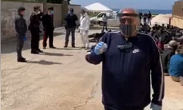 Portopalo, sbarco migranti: 75 tamponi negativi al Covid 19, compreso quello del sindaco Montoneri