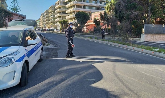 Siracusa, controlli della Polizia Municipale: 22 sanzionati