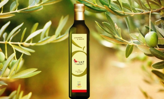 Siracusa, la Lilt dona 120 bottiglie di olio extravergine di oliva alla Caritas