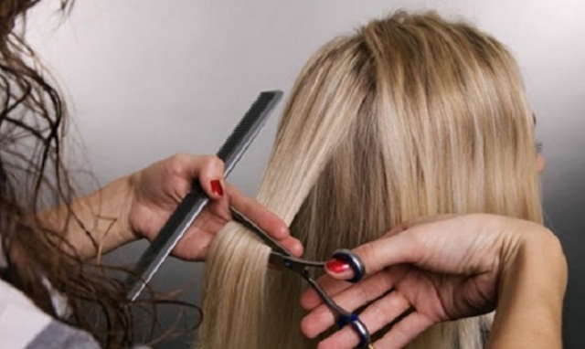 Siracusa, parrucchieri ed estetisti ancora chiusi: rischio abusivismo