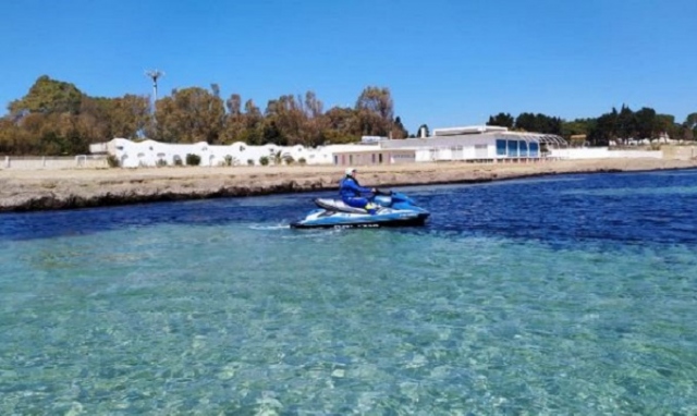 Siracusa, covid-19: controlli della Polizia anche in mare: spiagge deserte