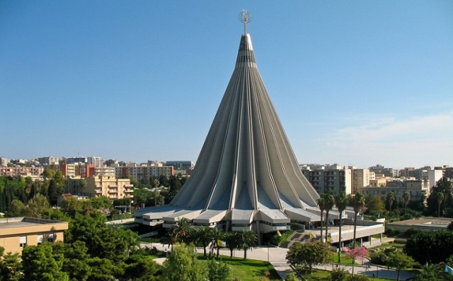 Siracusa, domani Adorazione Eucaristica alla Madonna delle Lacrime sul web