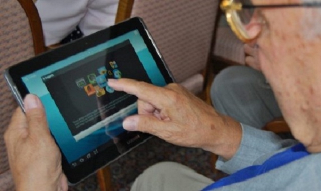 Siracusa, tablet in dono al reparto di oncologia: garantito ai pazienti il contatto virtuale con i familiari