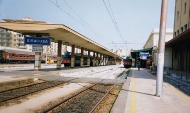 Fase 2, da lunedì il doppio del treni in circolazione in Sicilia, ma sugli arrivi dal nord le regole non cambiano