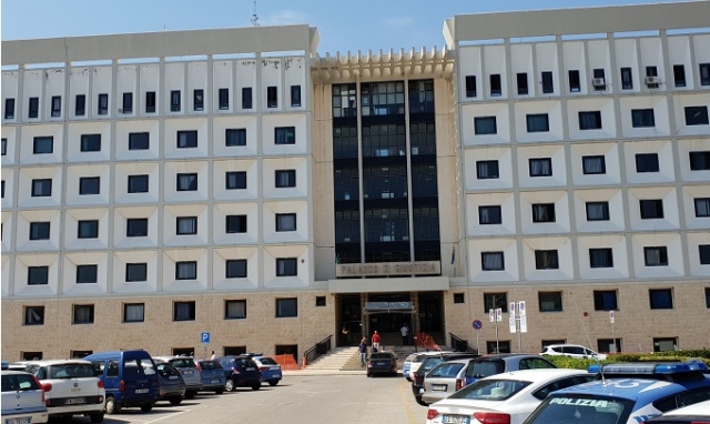 Siracusa, nuove prescrizioni anti contagio per il tribunale: mascherine, guanti e controllo della temperatura all'ingresso