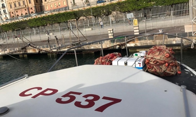 Siracusa, rete da posta scoperta davanti Punta Milocca: sequestrata