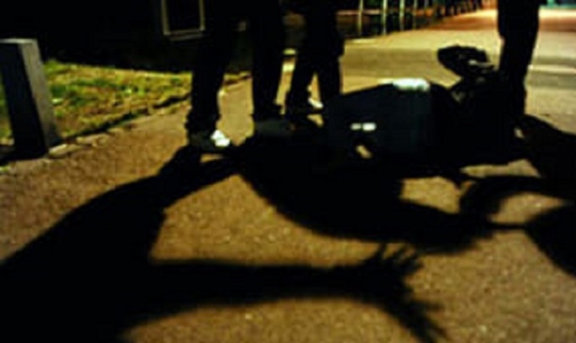 Noto, calci e pugni a tre ragazzi: denunciato un 17enne