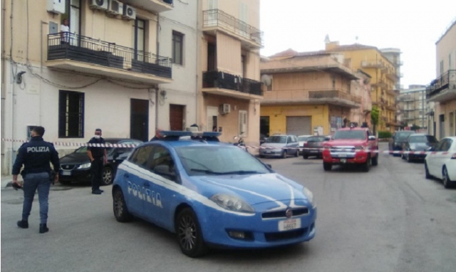Siracusa, allarme bomba carta in via Filisto: sul posto la Polizia in attesa degli artificieri
