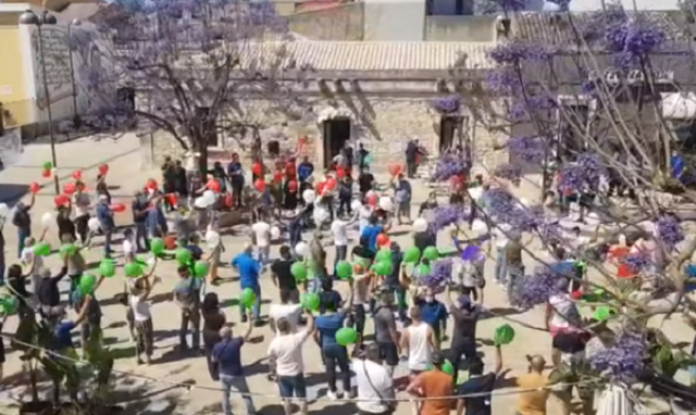 Cassibile, baraccopoli: flash mob dei residenti "Abbandonati dalle istituzioni"