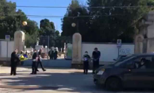 Siracusa, riaperto il cimitero: 2 navette per raggiungere ogni zona