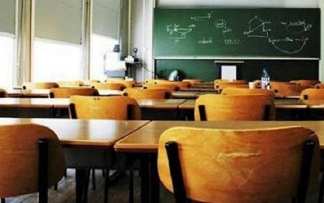 Siracusa, gli studenti su distanziamento sociale a scuole: "Viviamo in classe pollaio"