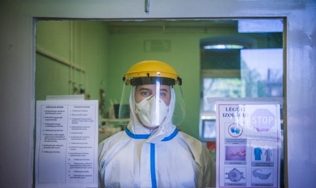 Coronavirus, quasi 5 milioni i contagi nel mondo