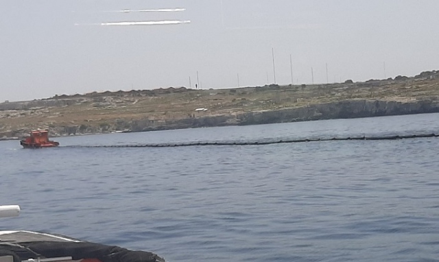 Siracusa, macchia scura nella Baia di Santa Panagia: scattano le azioni antinquinamento