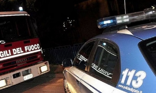 Siracusa, auto a fuoco in via Grottasanta: indagini della Polizia