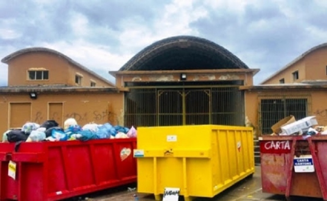 Siracusa, Fratelli d'Italia: "Code e assembramenti davanti al centro raccolta rifiuti di Contrada Stentinello"