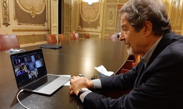 Fase 2, arriva a notte fonda l'accordo Governo-Regioni sulle linee guida per le riaperture