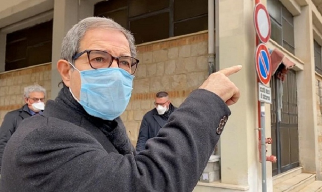 Obbligo mascherine, il presidente Musumeci non esclude sanzioni per chi non le indossa