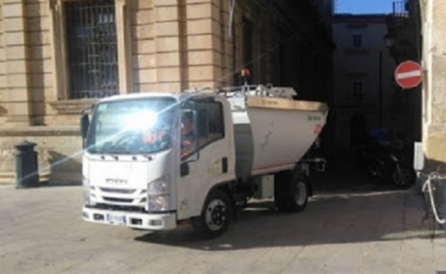 Siracusa, riparte la raccolta delle Utenze non domestiche: il servizio anche nelle contrade marinare