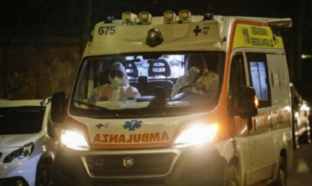 Roma, travolto da un'auto sulle strisce: muore un 15enne