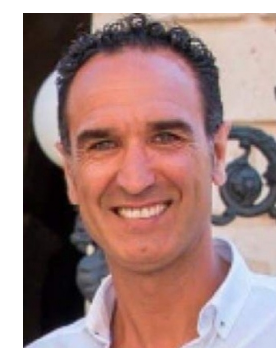 Siracusa, spiaggetta dello Sbarcadero con pezzi di vetro, legno e vecchi relitti 1 Burgio 5