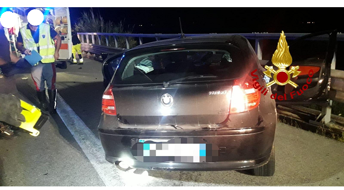 Incidente stradale sulla Cassibile- Canicattini Bagni: un uomo estratto dalle lamiere dai Vigili del fuoco 1 Incidente Cassibile