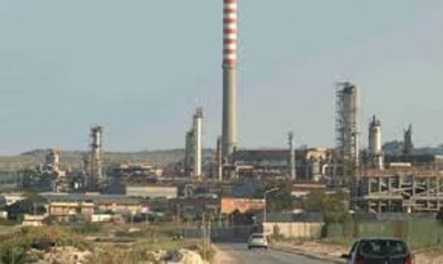 Siracusa, Petrolchimico: accordo aziende metalmeccaniche e sindacati per le misure anticontagio
