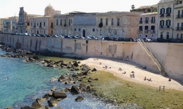Siracusa, divieto temporaneo di balneazione per Cala rossa