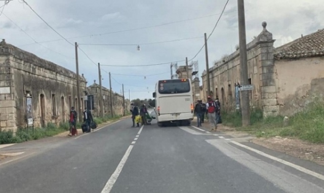 Baraccopoli di Cassibile, Granata: "Gli imprenditori agricoli si facciano carico dell'ospitalità dei migranti"