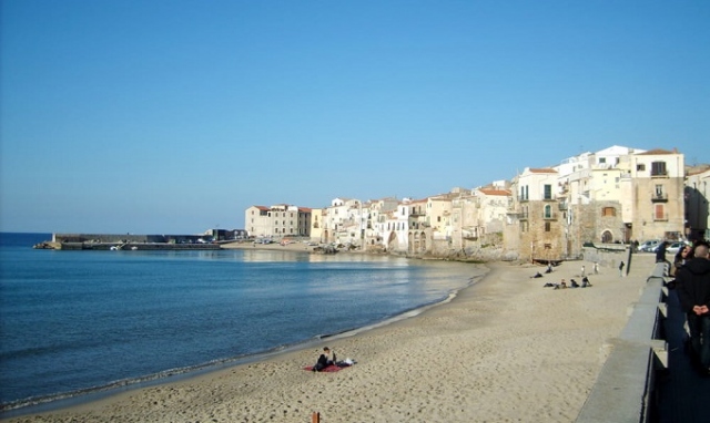 Un uomo muore annegato nel mare di Cefalù