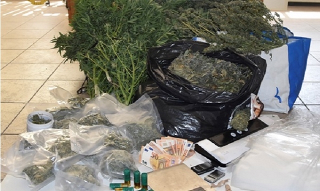 Siracusa, scoperto appartamento adibito a coltivazione di marijuana: un arresto