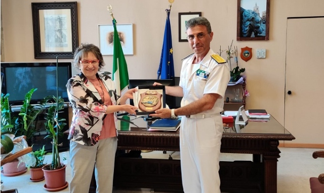 Siracusa, il Direttore Marittimo-Guardia Costiera di Catania in visita al Prefetto