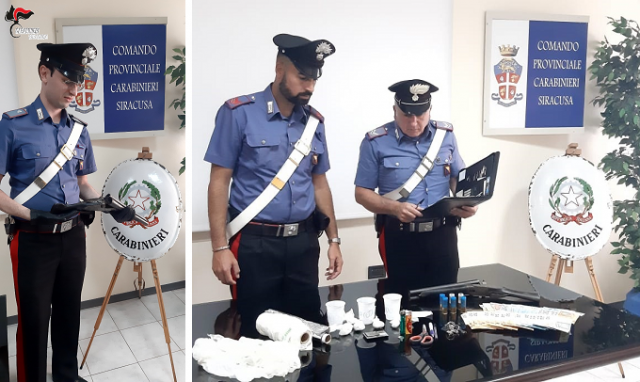 Siracusa, blitz ala Borgata: in un'abitazione disabitata rinvenuto un fucile, munizioni e droga: arrestato un 24enne