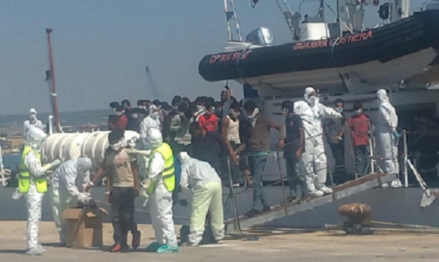 Pozzallo, altri 14 migranti positivi al covid