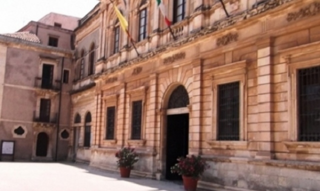 Siracusa, fruizione Castello Maniace, Ipogei di piazza Duomo e Tempio di Apollo: si seleziona un'associazione di volontariato