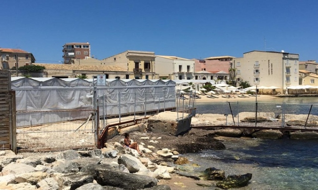 Siracusa, polemica sul mare negato: fari sullo sbarcadero S. Lucia