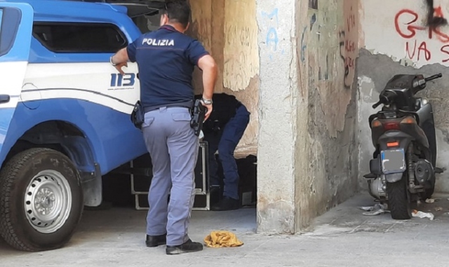 Siracusa, allarme bomba all'interno di un condominio di via Algeri: intervento degli artificieri