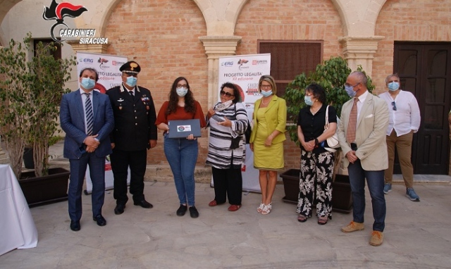 Siracusa, cerimonia di premiazione del concorso " Un casco vale una vita"